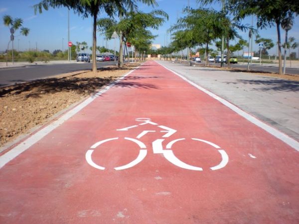 L’Ajuntament d’Alzira establirà noves mesures per a promoure l’ús de la bicicleta, com més aparcaments