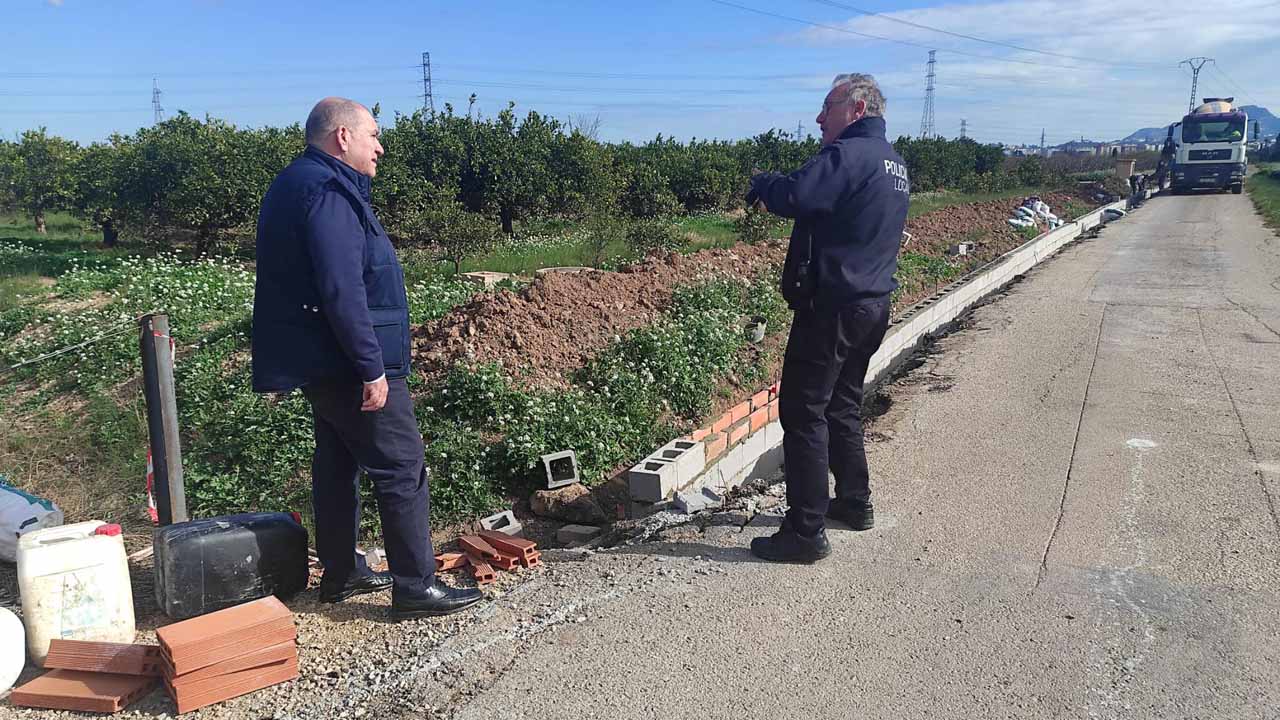 S’inicien les obres de reparació i ampliació del camí Mulata d’Alzira per a millorar l’accessibilitat i la seguretat dels vehicles