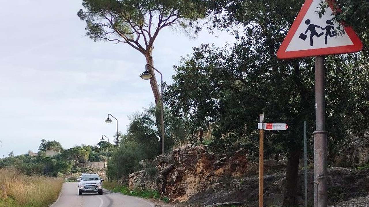 L’Ajuntament d’Alzira adjudica les obres de millora de dos entorns escolars, els de l’escola municipal de la Muntanyeta i el col·legi Ausiàs March