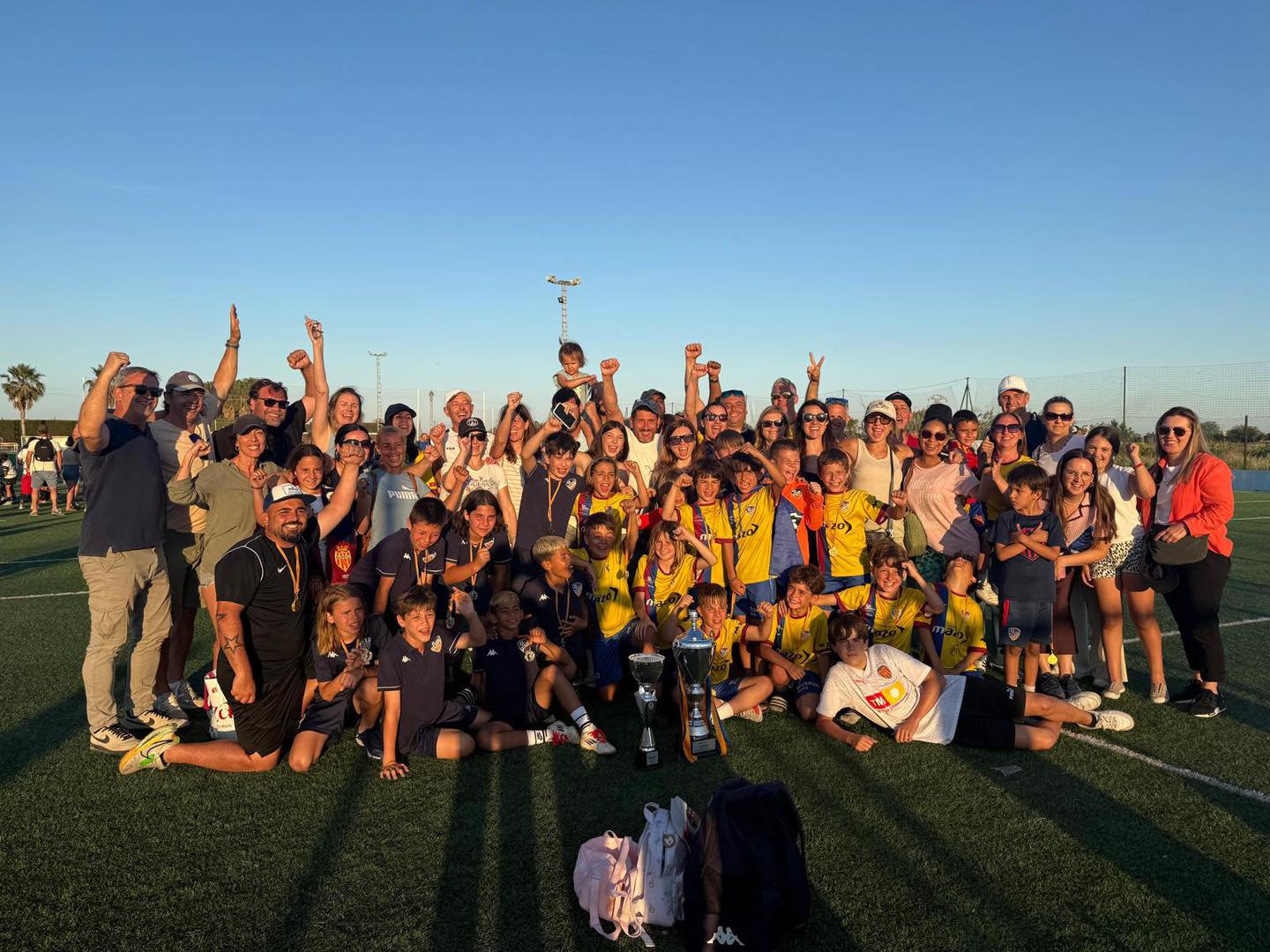 L’Aleví B de la UD Alzira, bicampió de Lliga i Copa Federació