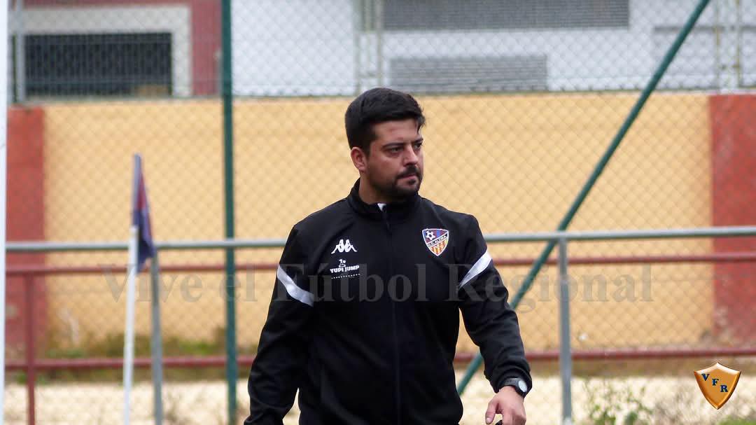 Javi Olcina deixa la coordinació femenina de la UD Alzira