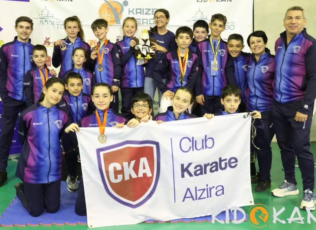 Pluja de medalles del club de karate Alzira