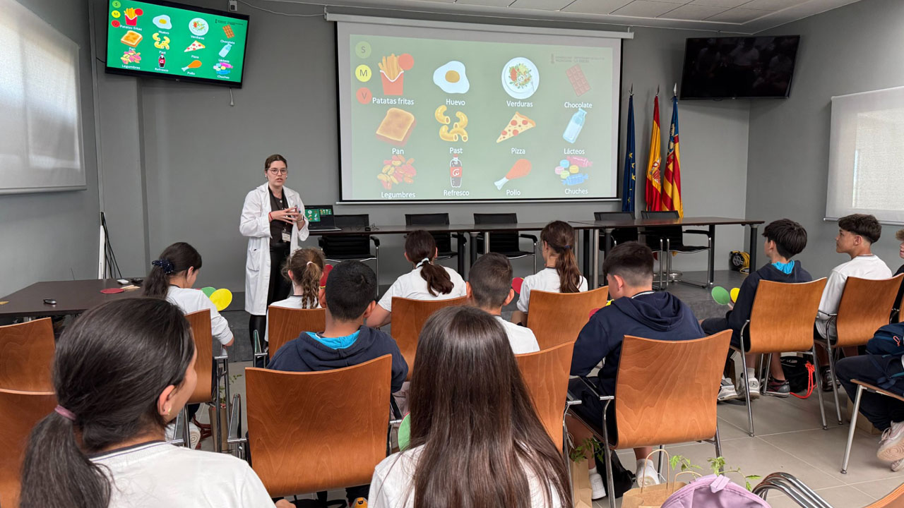 FUVAMA, el Departament de Salut de la Ribera i AVA-ASAJA fan una xarrada per a escolars sobre alimentació saludable