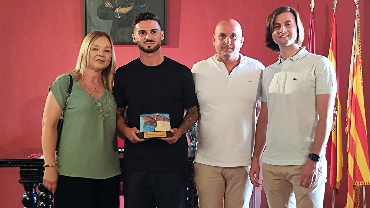 Sergio Lozano, homenatjat per l’Ajuntament per l’ascens a 1a Divisió