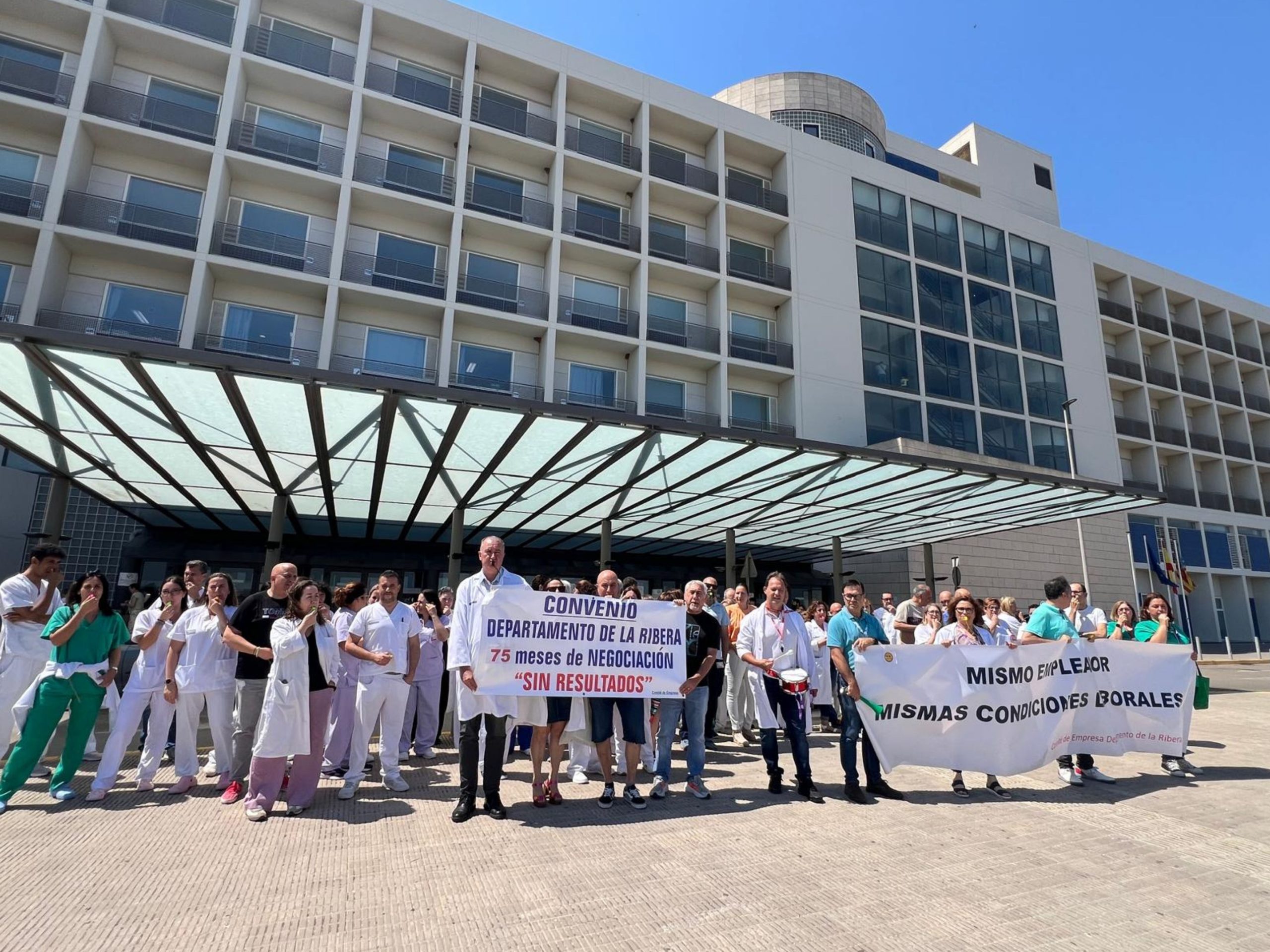 El Comité d’empresa del Departament de la Ribera acudix a la Inspecció de treball per a negociar amb la Conselleria i aturar la vaga convocada