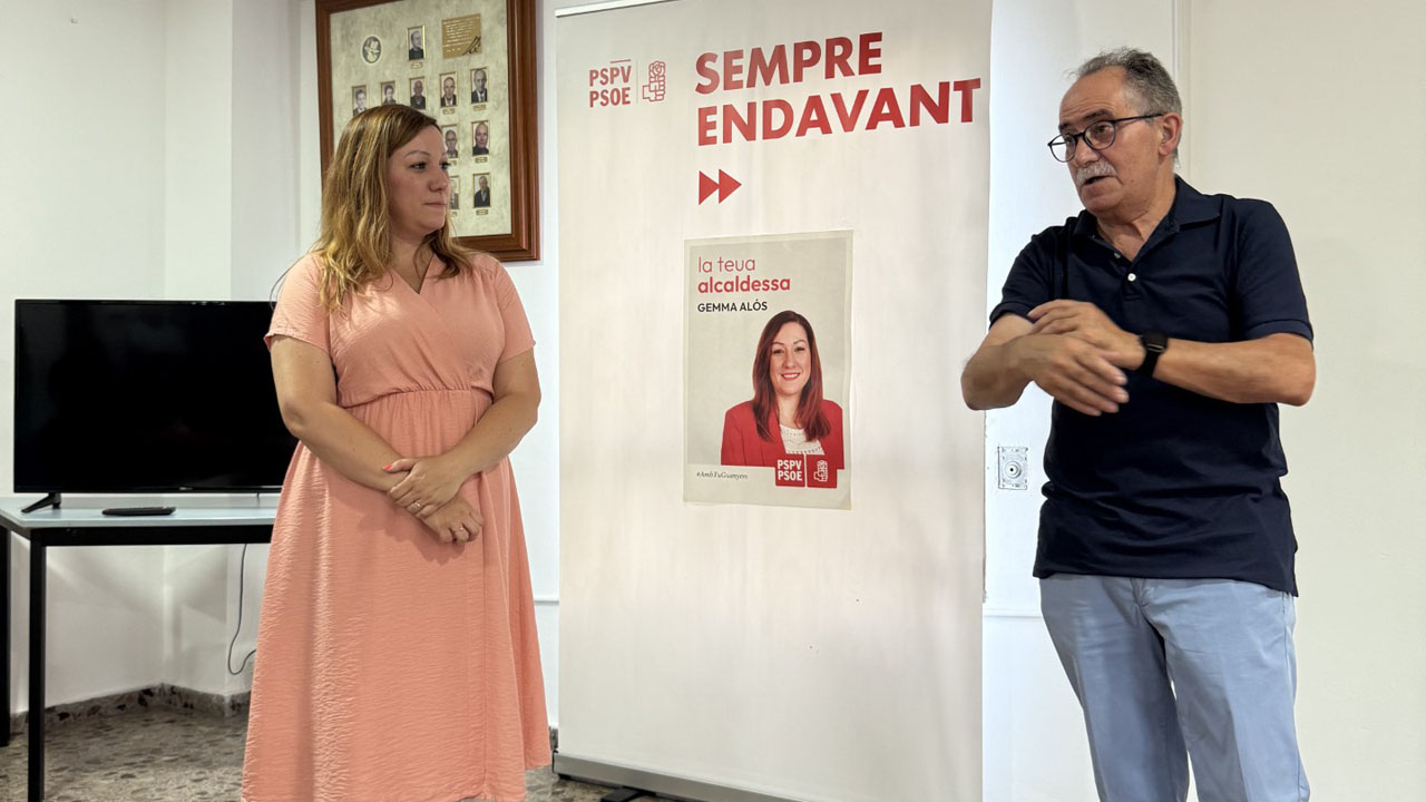 El PSOE alzireny ret homenatge a l’ex-alcalde socialista Pedro Grande i inaugura una exposició que recull la seua trajectòria política