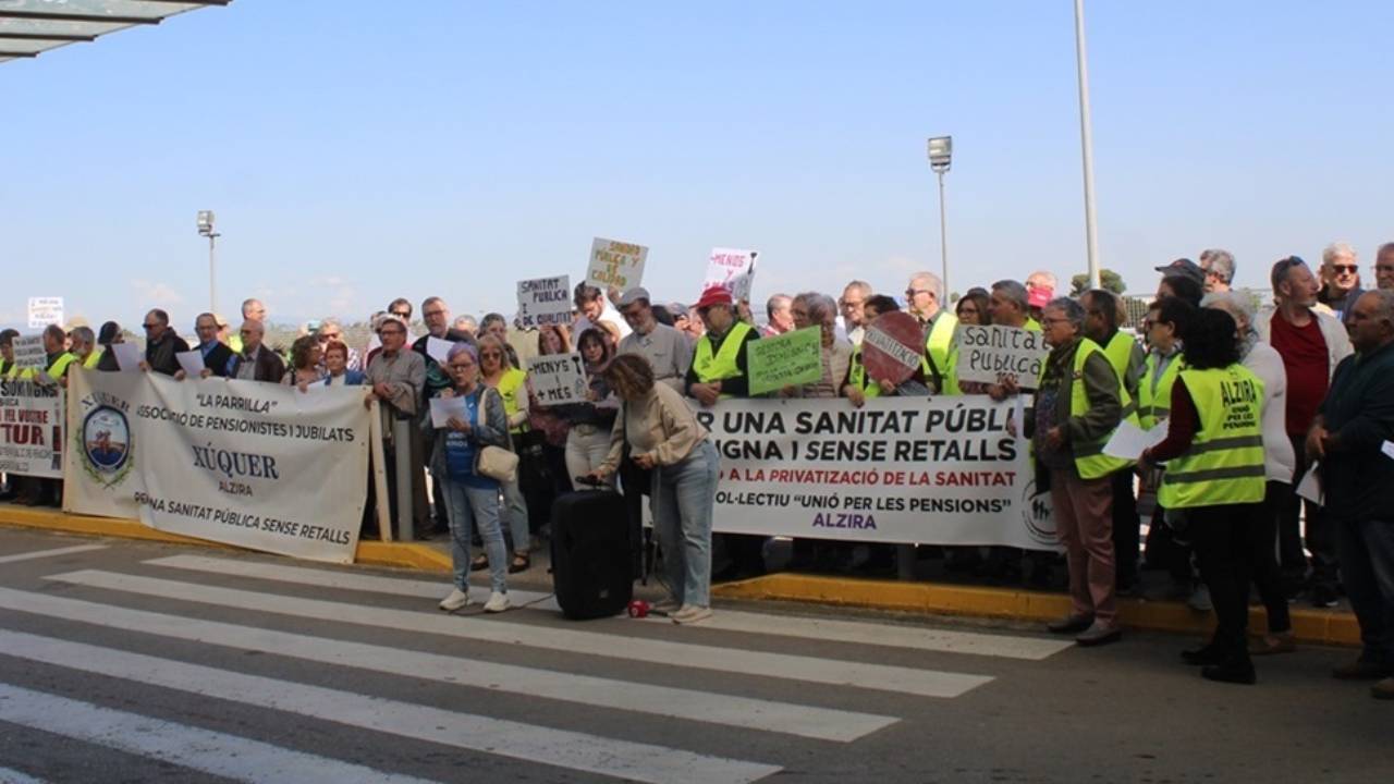 La Ribera en bici denuncia una privatització encoberta de la sanitat valenciana
