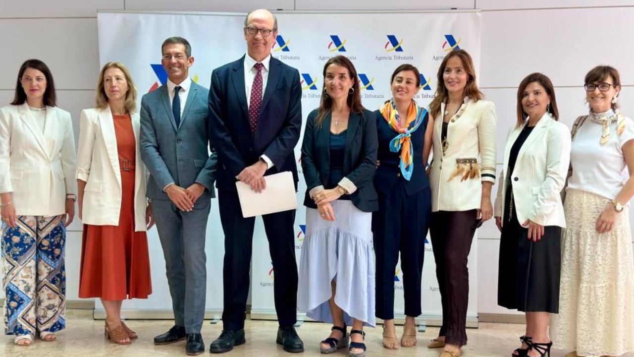 La Generalitat oferix un servei gratuït d’assistència per a la declaració de la renda
