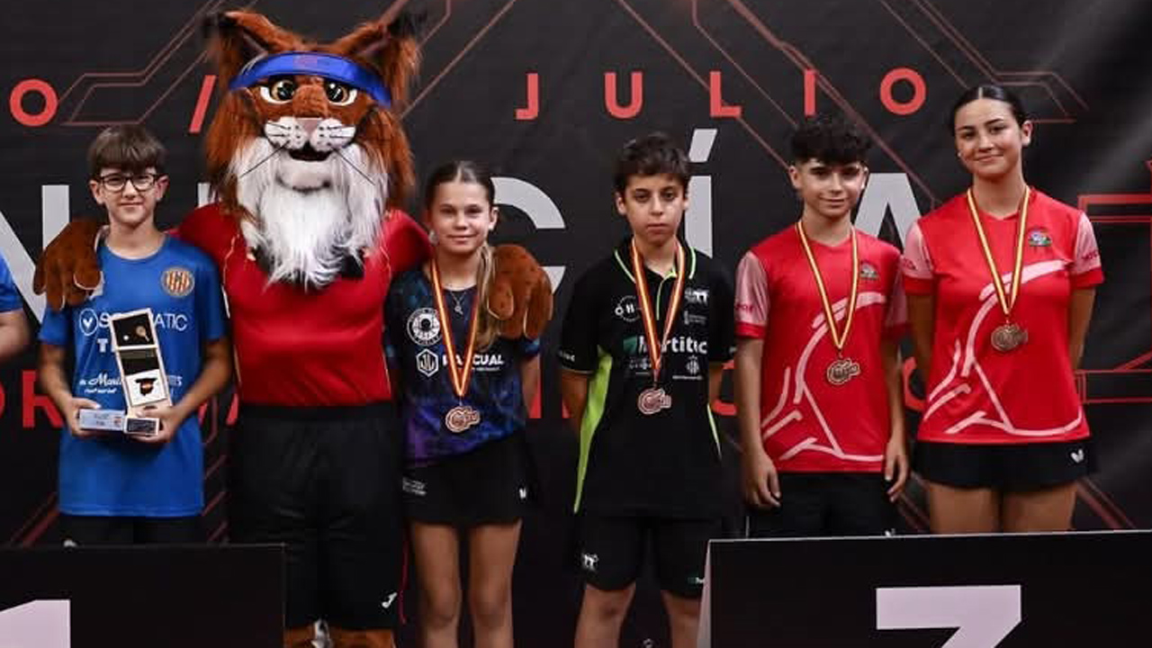 Dani Aghajanyan, bronze en el campionat d’Espanya de dobles mixtos de tenis taula aleví