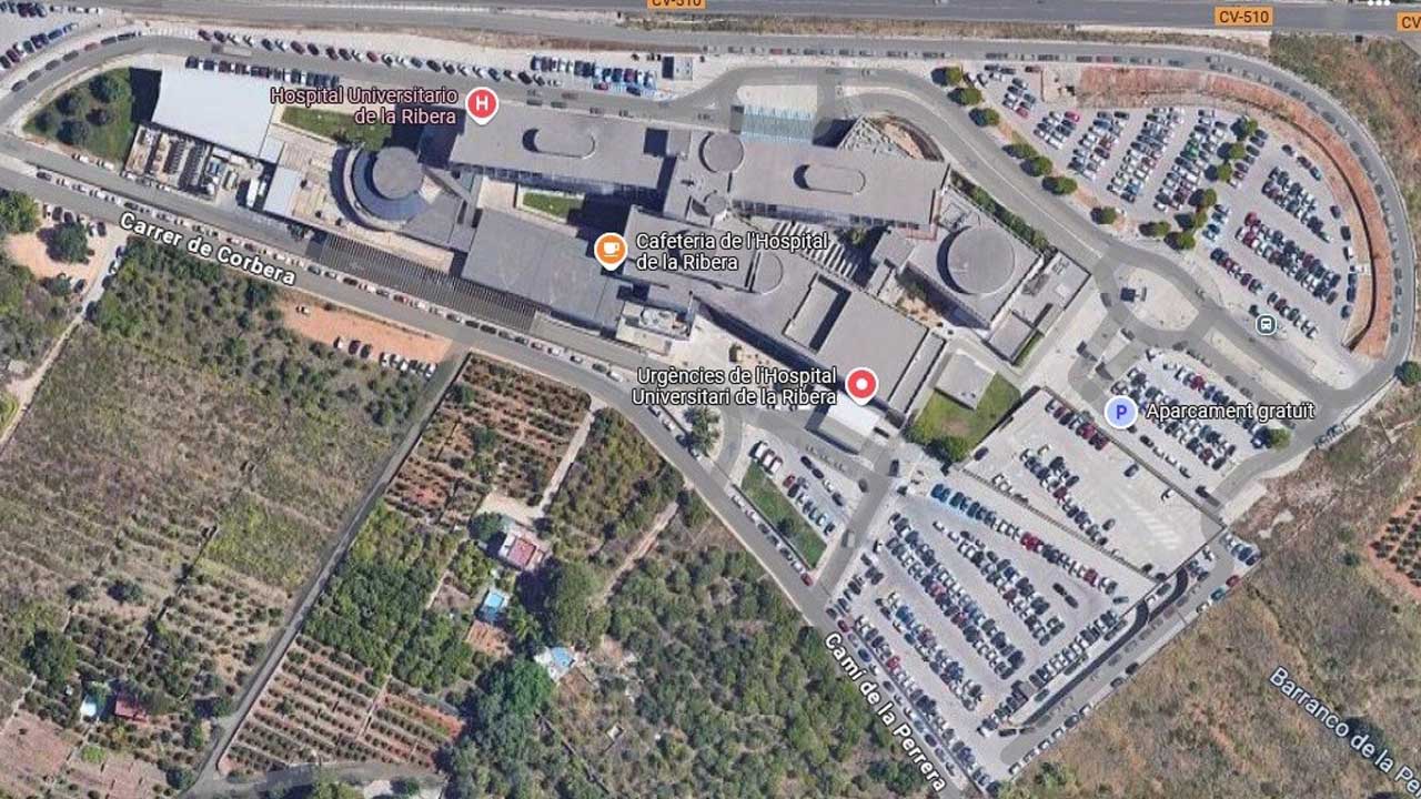 La Ribera en bici alerta sobre la falta d’arbrat prevista en l’ampliació de l’aparcament de l’Hospital de la Ribera