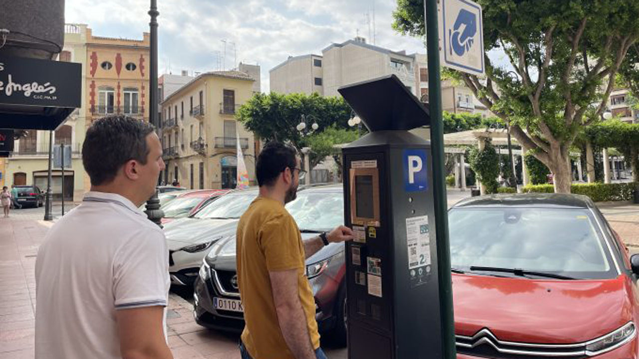 Hui comença la zona blava gratuïta fins que s’acabe el mes d’agost