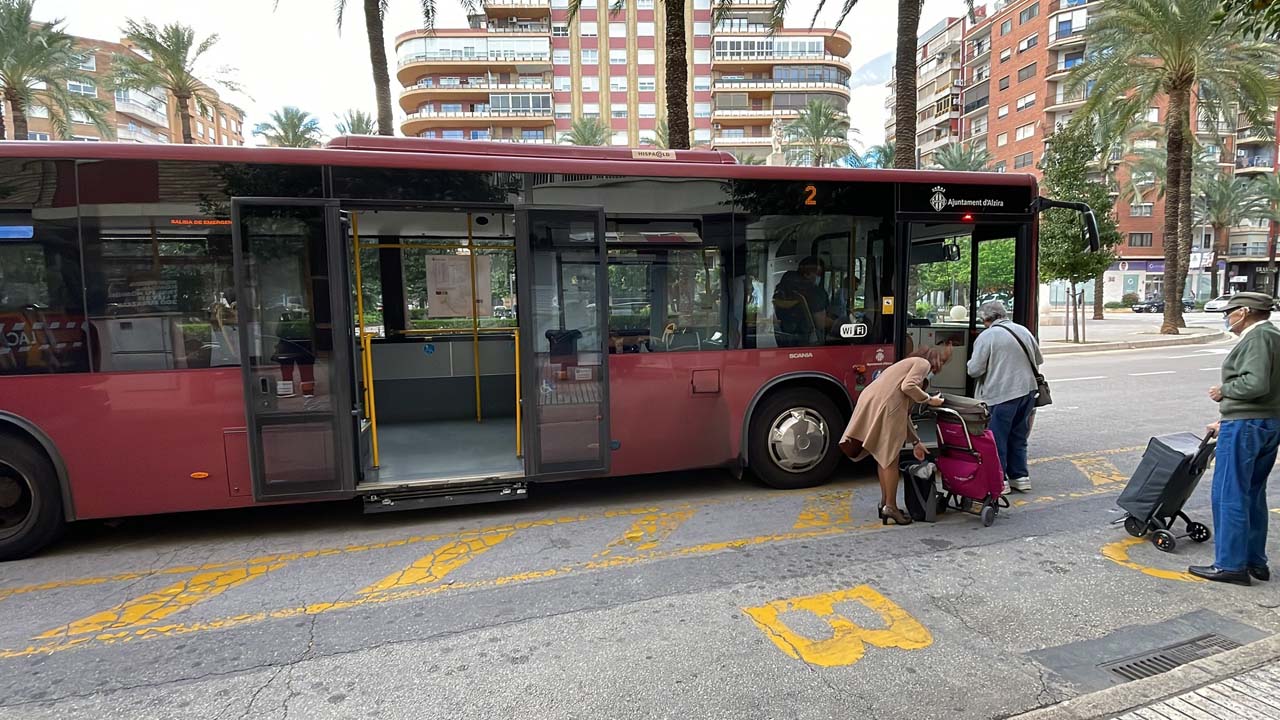 Alzira celebra el Dia Mundial Sense Cotxes amb l’autobús gratuït i La Ribera en bici organitza un passeig en bicicleta