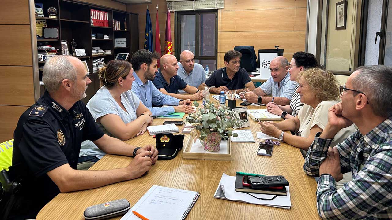 Alzira activa tots els dispositius d’emergència i manté controlats clavegueram i barrancs durant tota la vesprada