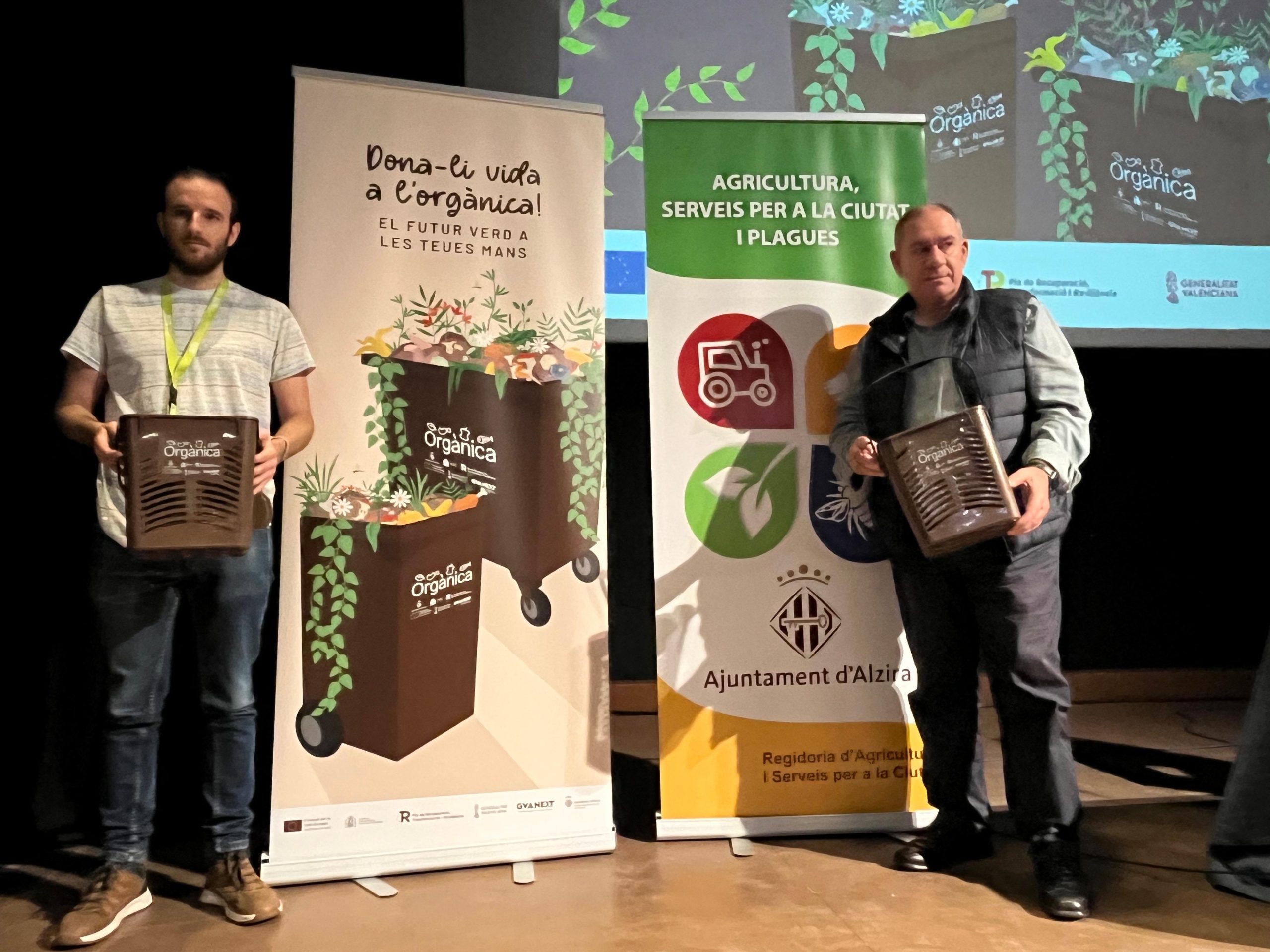 Durant el mes de novembre s’instal·laran a Alzira 166 contenidors de color marró per recollir els residus orgànics