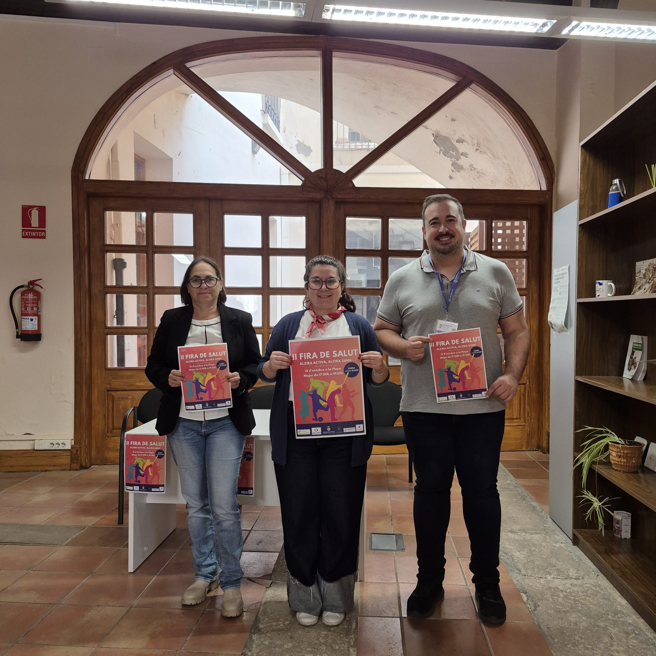 La II edició de Fira Salut a la plaça Major d’Alzira oferix este dimecres activitats saludables com un classe de zumba i informació i tallers de salut