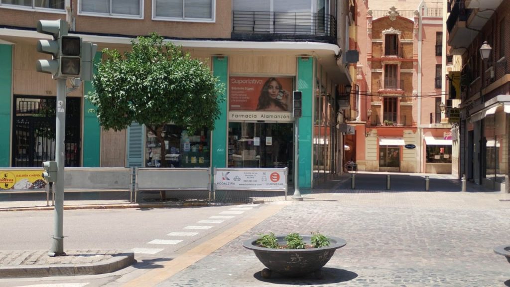 L’Ajuntament d’Alzira retira diversos semàfors per a avançar cap a una ciutat 30, més segura i sostenible