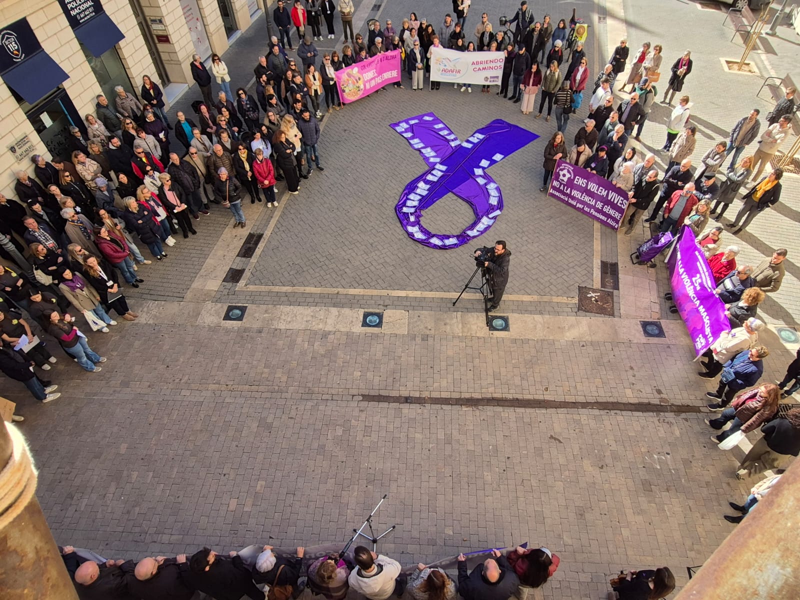 Alzira commemora el 25-N