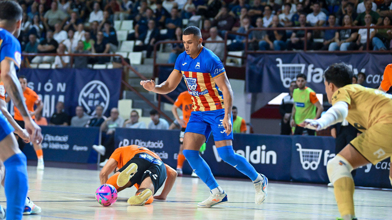 El Family Cash Alzira guanyà al Ribera Navarra 4-3 amb gol de Yunii