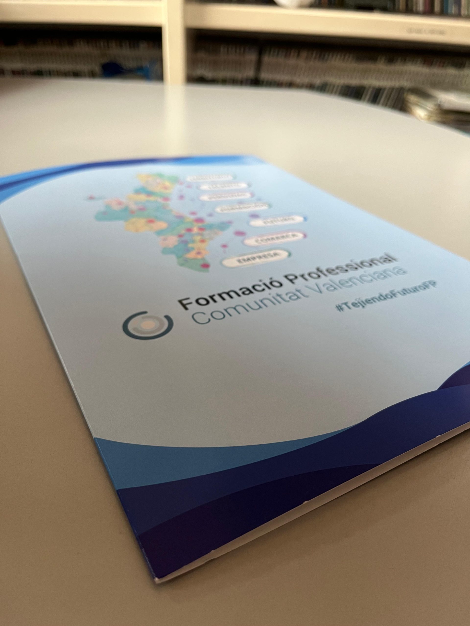 Empreses i centres educatius s’uneixen a Alzira per adaptar la FP a les necessitats laborals de la Ribera