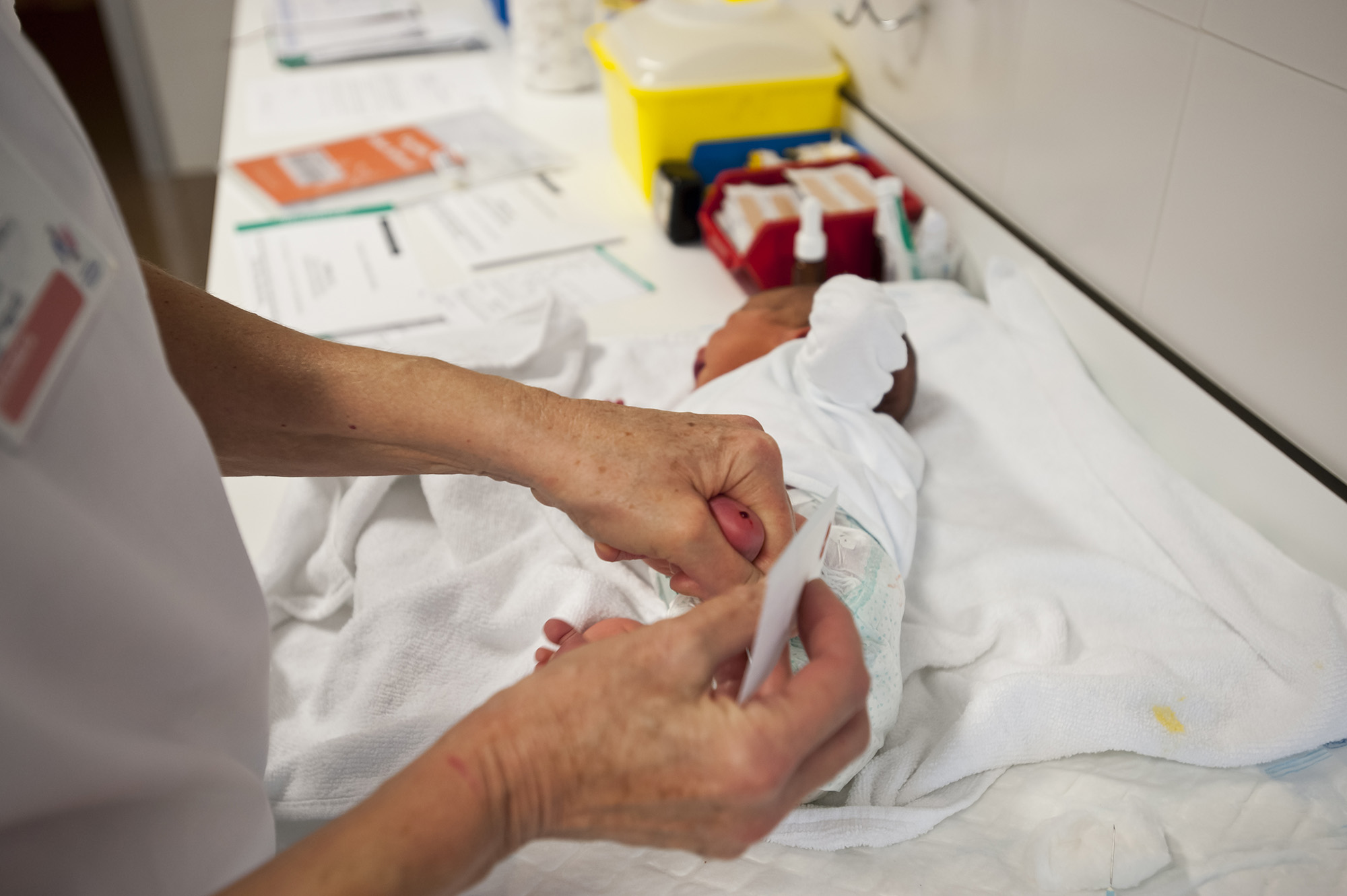 La Comunitat Valenciana incorpora oficialment el cribratge d’Atròfia Muscular Espinal en la prova del taló a tots els nounats