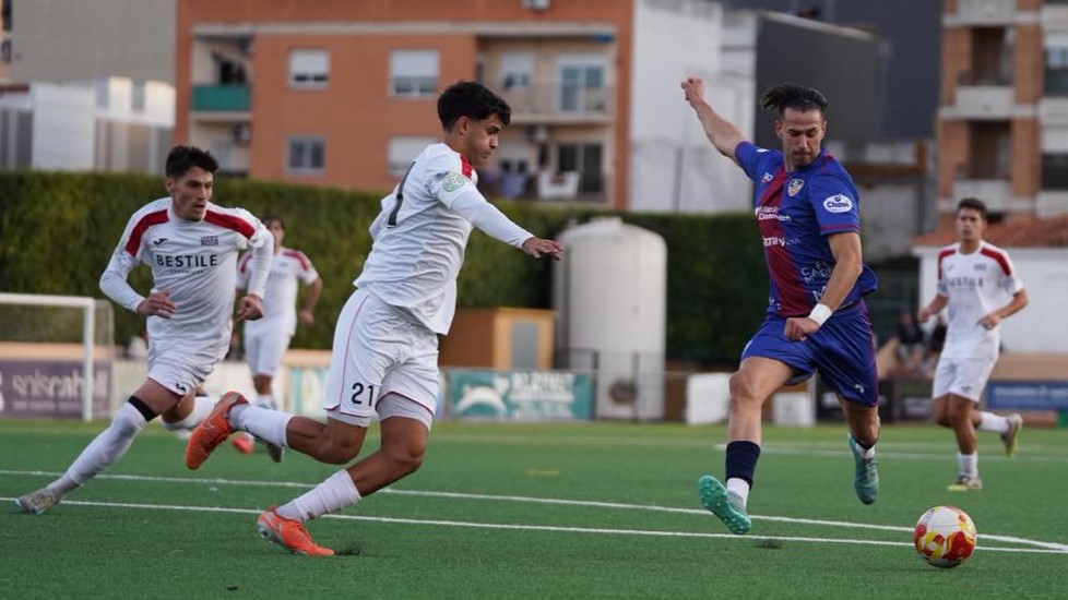 La UD acomiada 2025 tornant al Luis Suñer Picó contra el Vall d’Uixó.