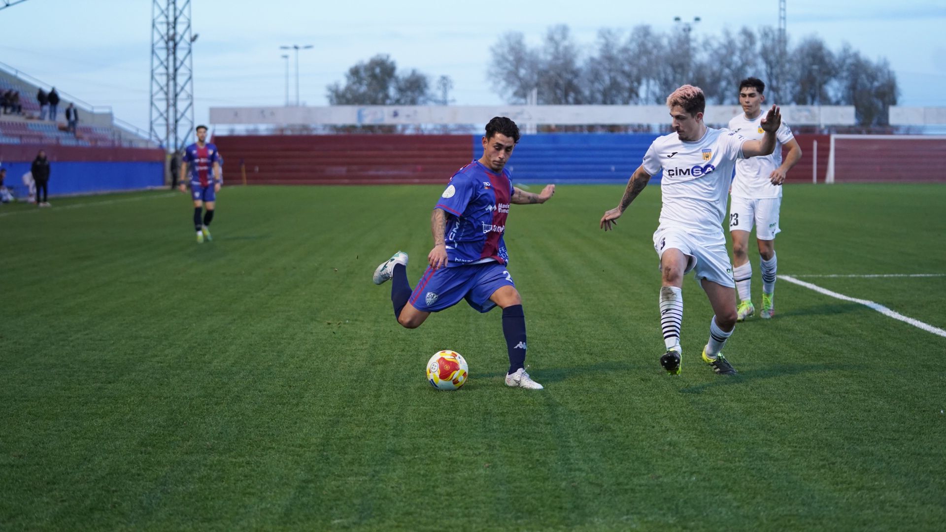 La UD Alzira juga diumenge a Crevillent (18.15 h.) obligat a guanyar