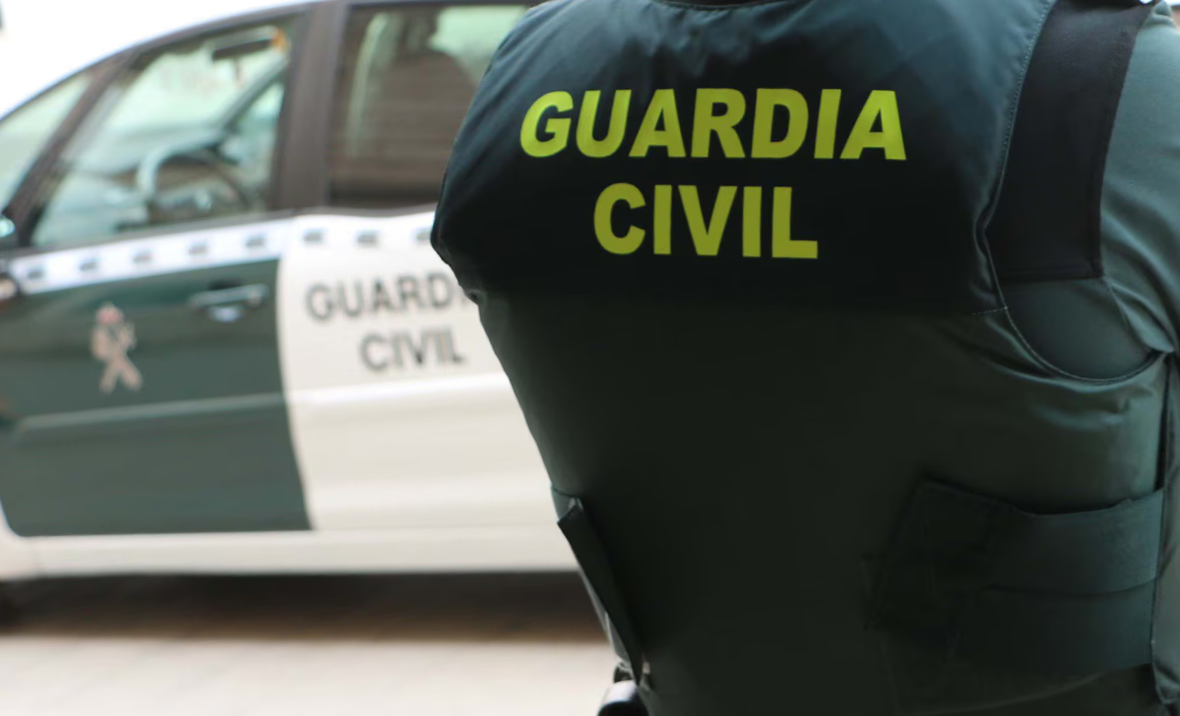 La Guàrdia Civil desmantella dos plantacions de marihuana i deté als implicats, també relacionats amb el tràfic d’altres substàncies.