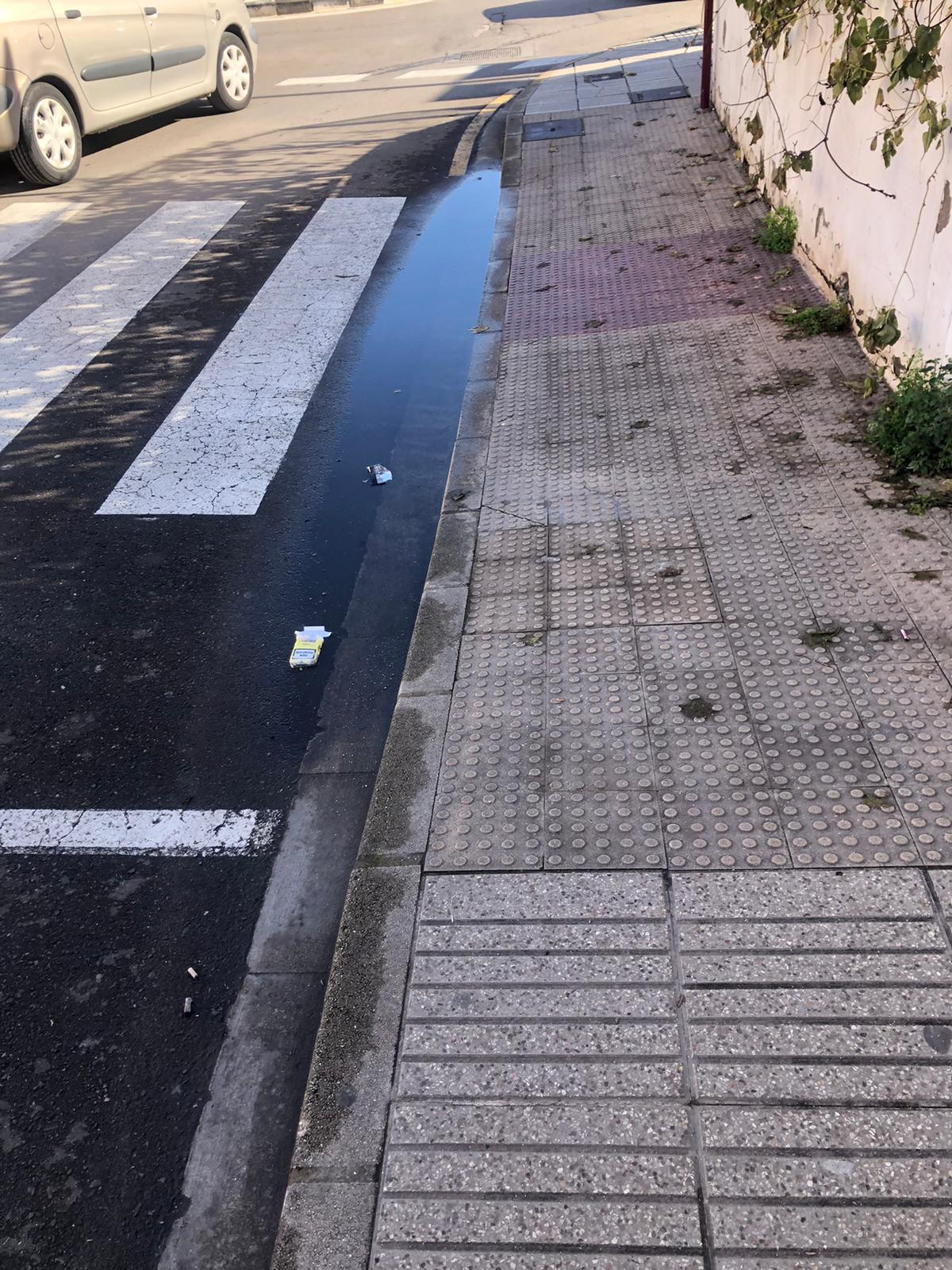 El Partit Popular d´Alzira demana que es milloren els rebaixos de les voreres, per a evitar els tolls d´aigua quan plou.