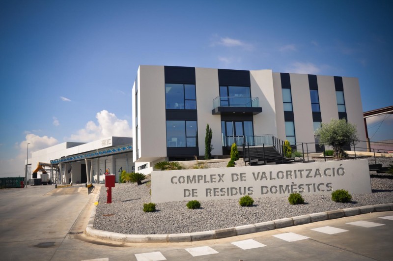 L’associació de Veïns de l´Alborxí organitza una eixida a la planta de Guadassuar per conscienciar sobre la gestió del reciclatge.