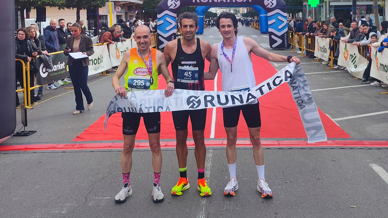 David Martínez i Carmen Mª Pérez guanyaren la 27a Mitja Marató d’Alzira