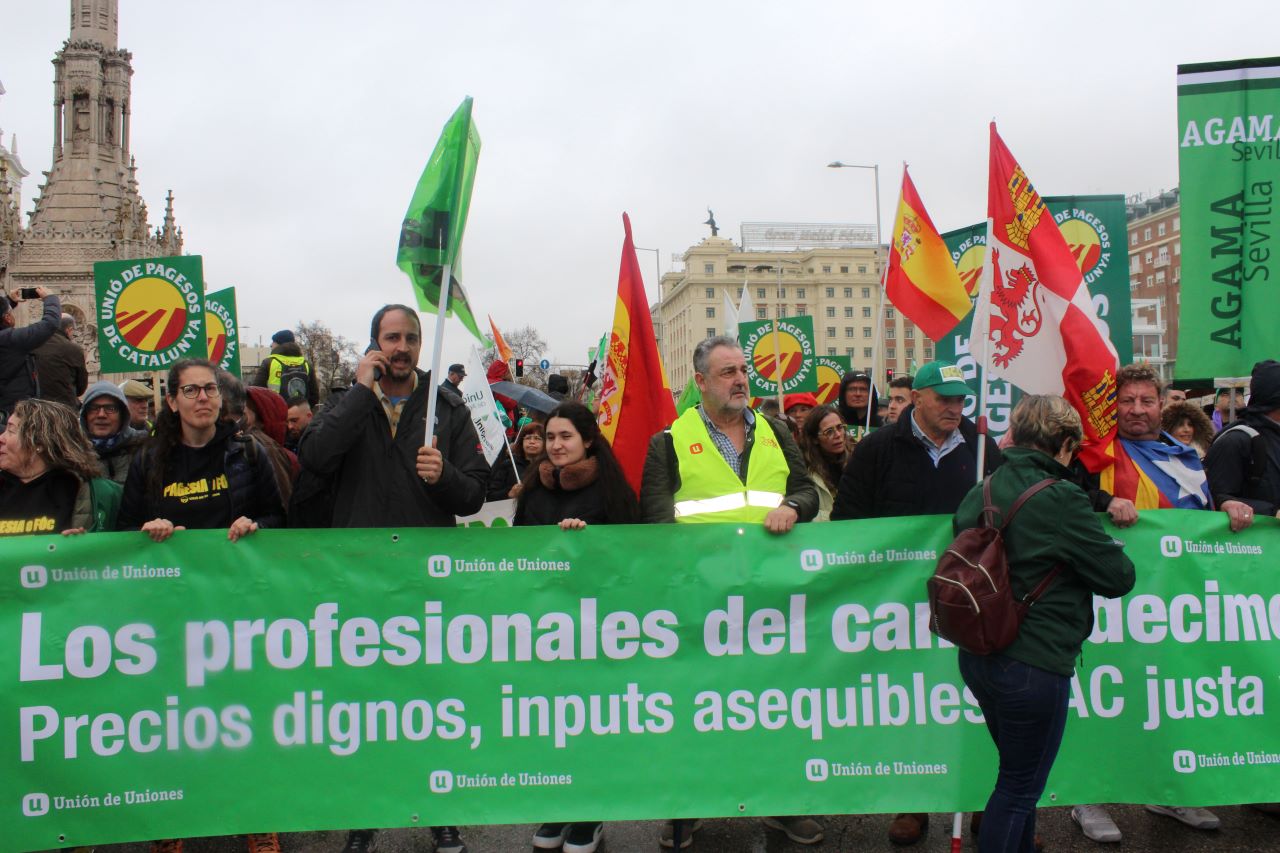 La Unió trasllada a Madrid el malestar del camp valencià davant l’augment de costos i la incertesa sobre les ajudes europees.