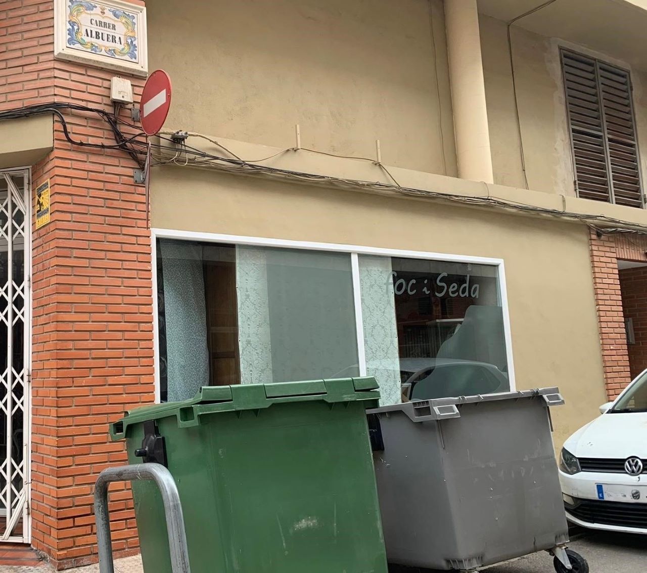 El Partit Popular es felicita per haver aconseguit després d’un any que es canvie la ubicació d’uns contenidors que entorpien el pas de les persones al carrer Albuera.