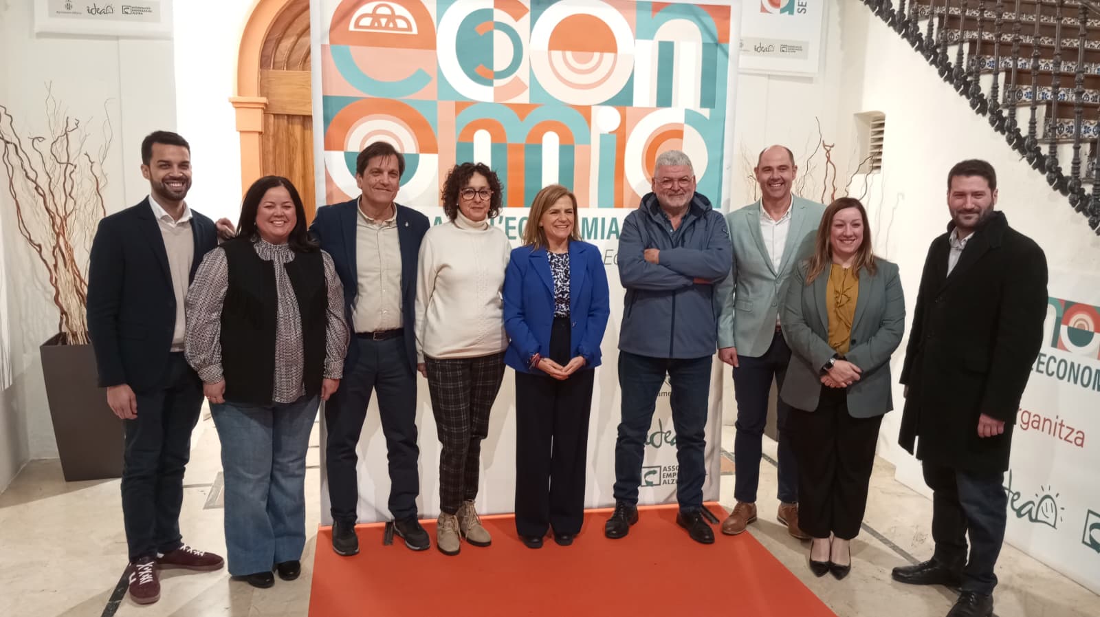 Etiquetas Costa, Reciclajes y transformaciones i Sols Cabells són les empreses premiades enguany per l’Associació empresarial d’Alzira. Com a institució, els empresaris reconeixen la tasca del Consorci provincial de bombers.