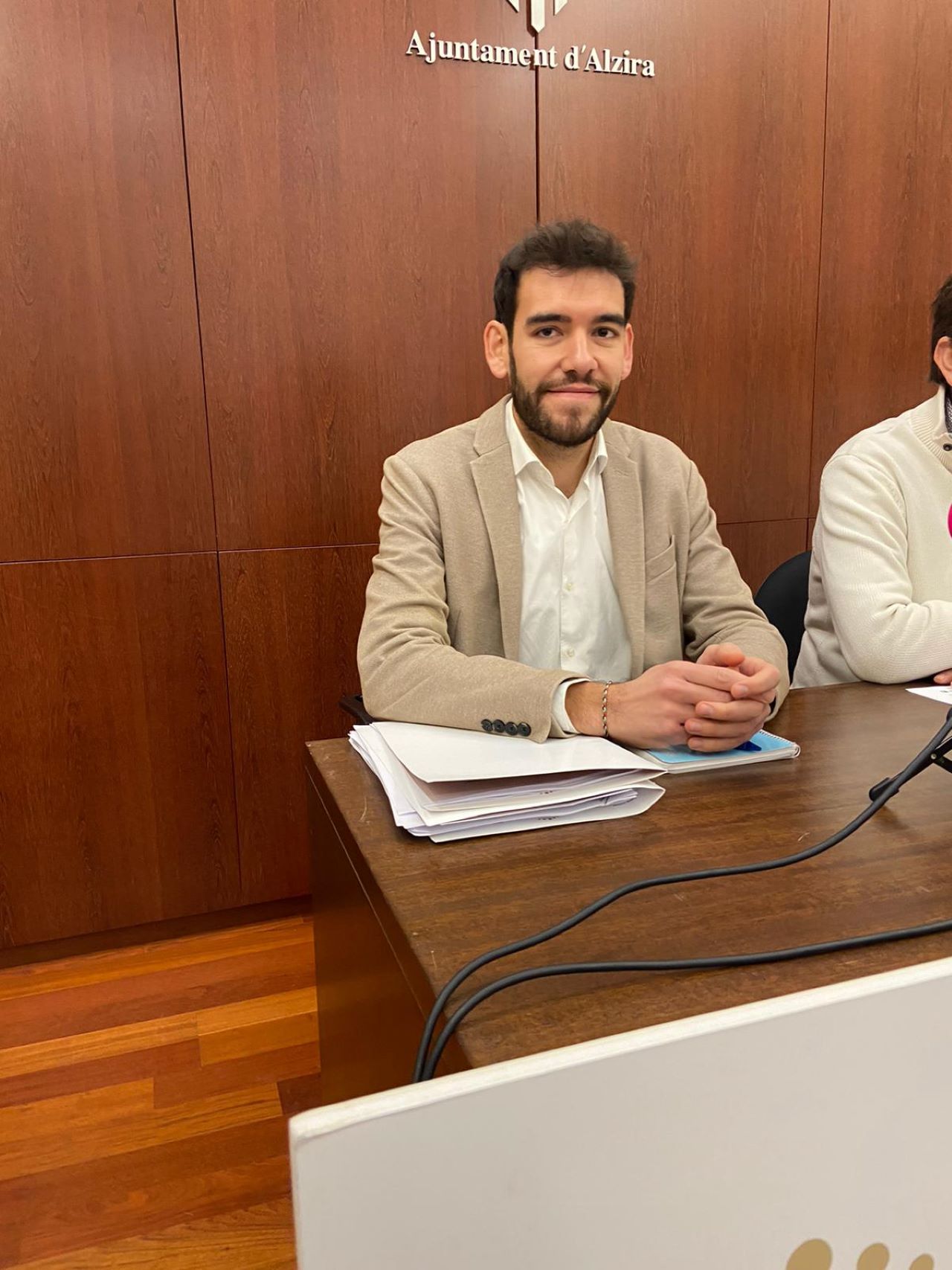 L’Ajuntament d’Alzira tanca l’exercici 2025 amb un superàvit de quasi huit milions d’euros i sense deute amb entitats financeres, reforçant la seua solvència económica.