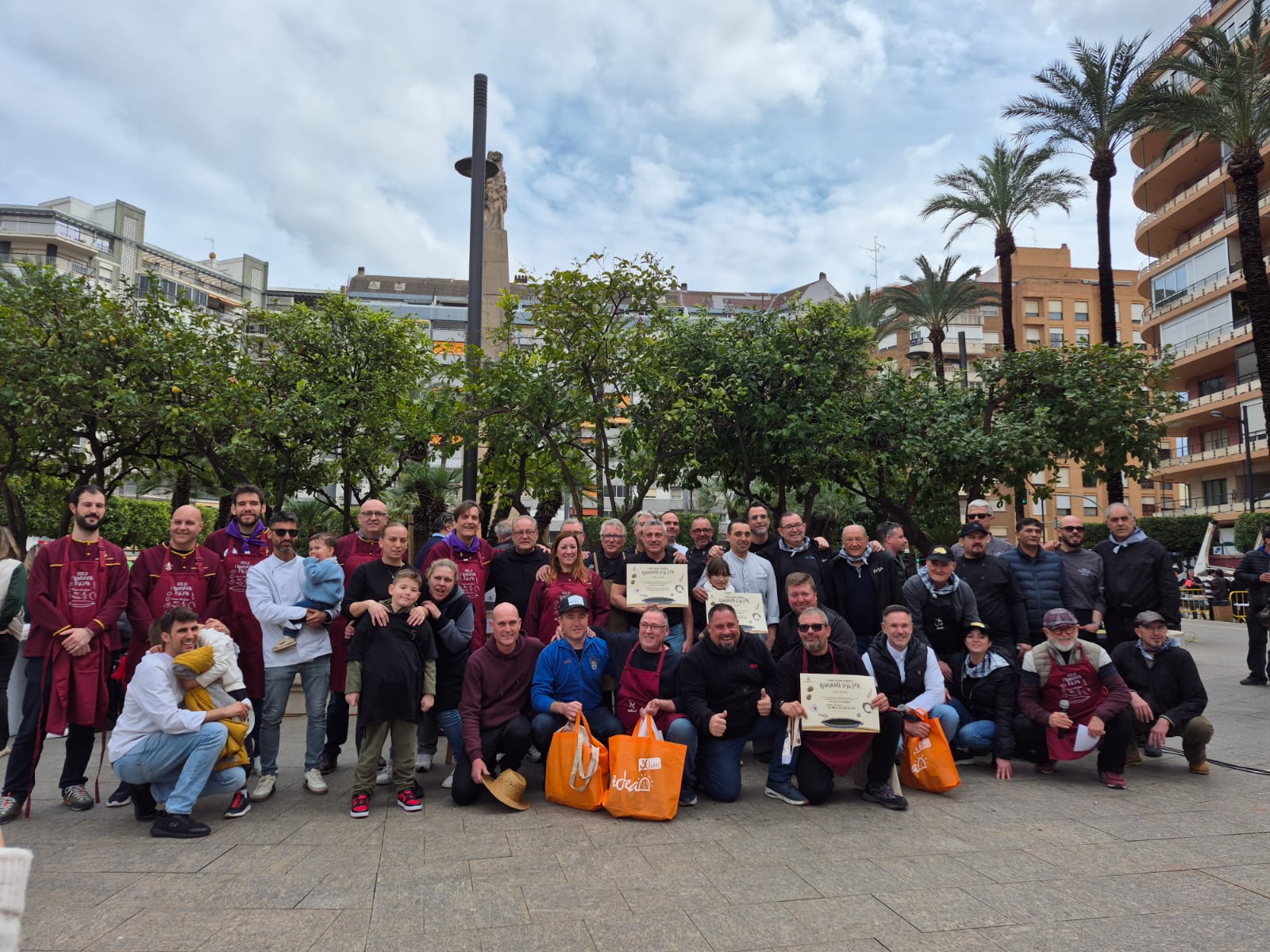 El restaurant de Carcaixent, El Rebost d’Olivier guanya el primer premi al concurs de l’espardenyà.
