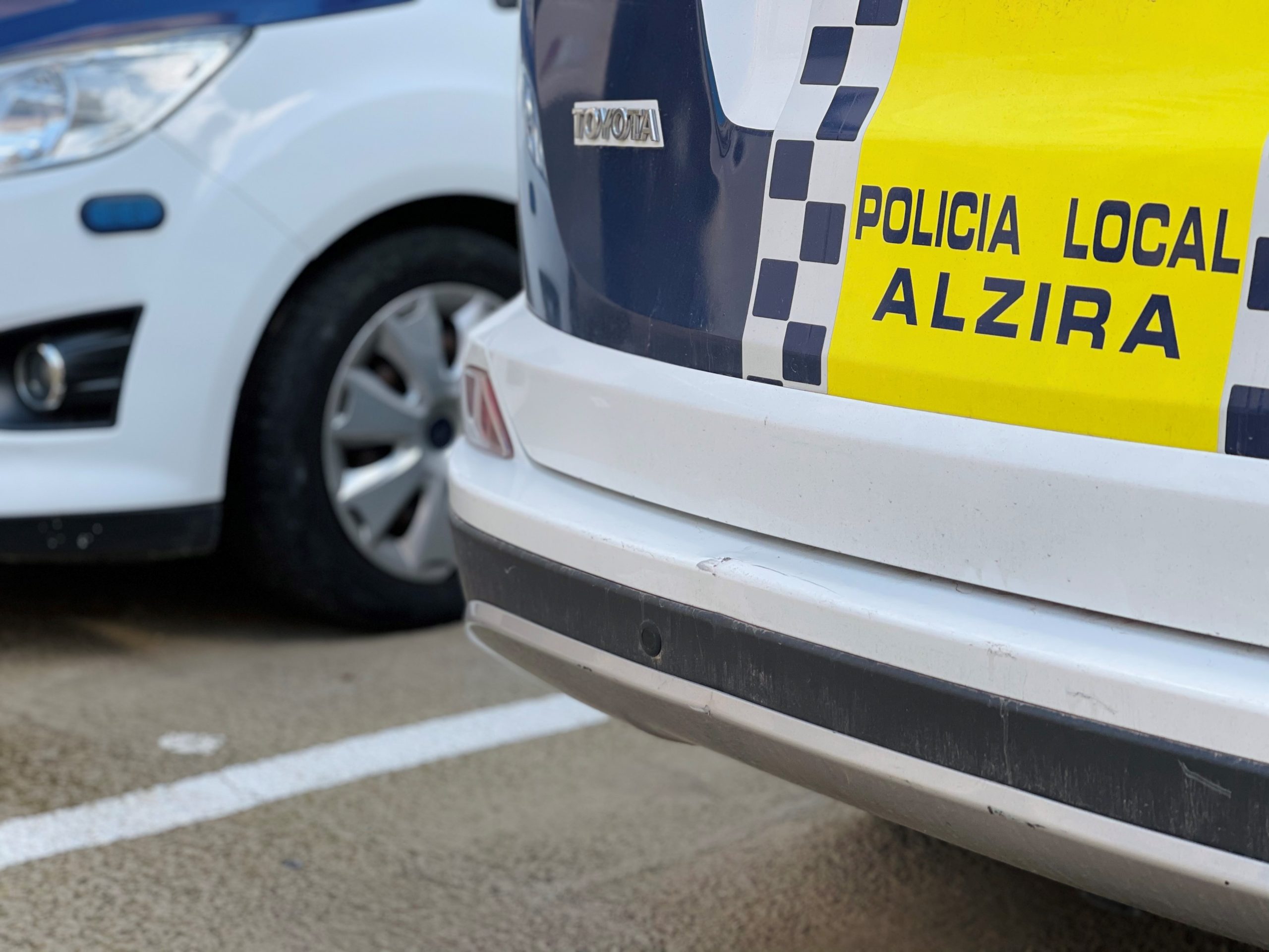 Una persecució policial pel carrers d’Alzira i la detenció de 4 persones per robatoris en cotxes marquen la crònica de succesos d’esta última setmana.