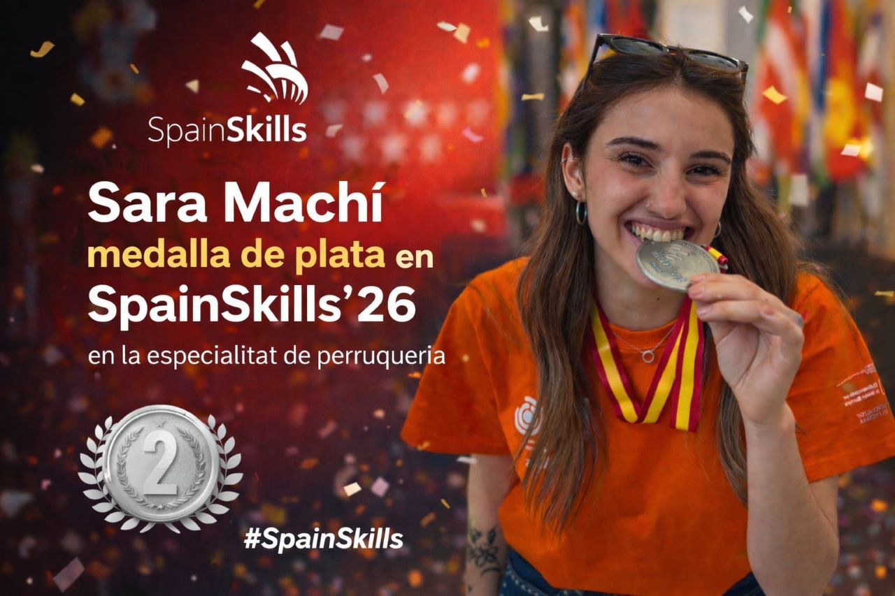 Una alumna del cicle superior de perruqueria de l’IES PARRA, medalla de plata en la competició Spainskills, que l’acredita com a millor alumna de formació professional d’esta especialitat en tot l’estat.