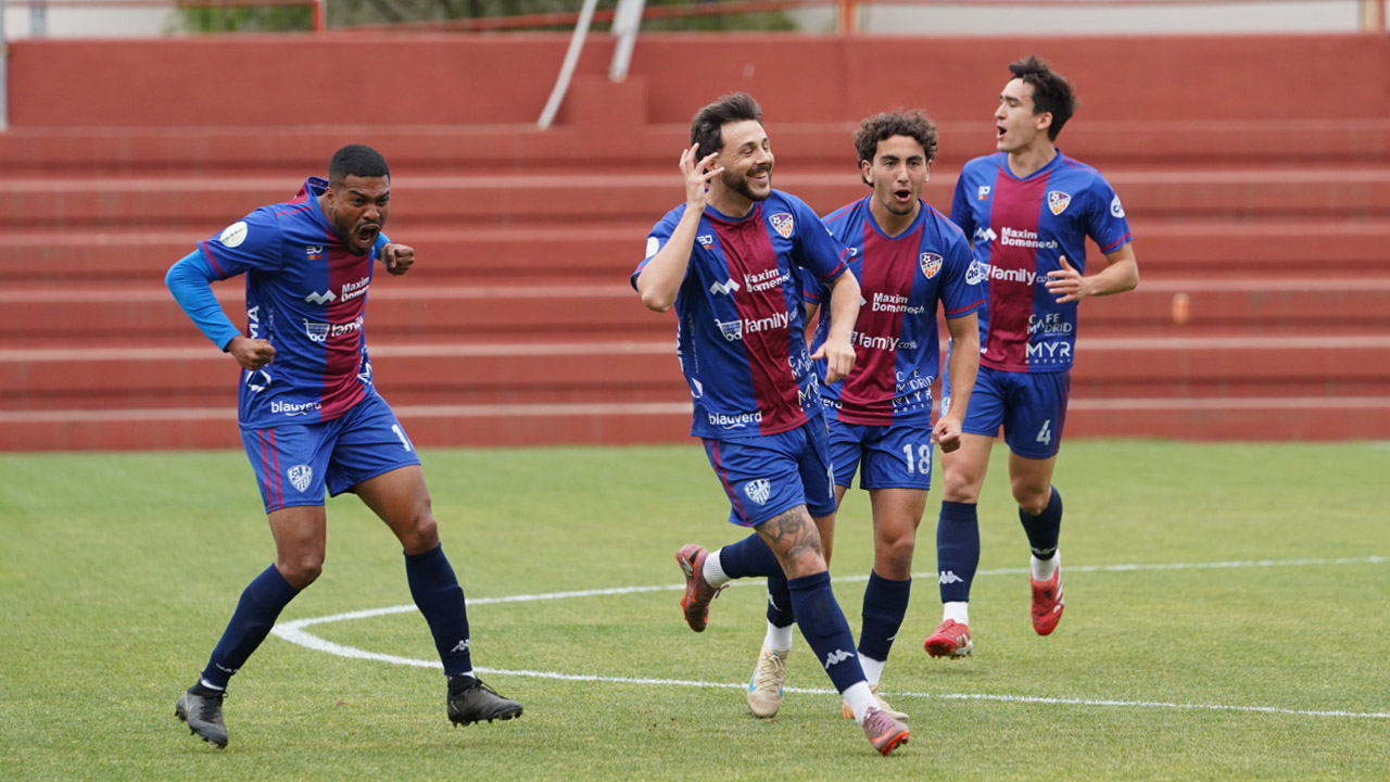 La UD Alzira guanya 1-0 al Jove Espanyol amb un golàs de Traver