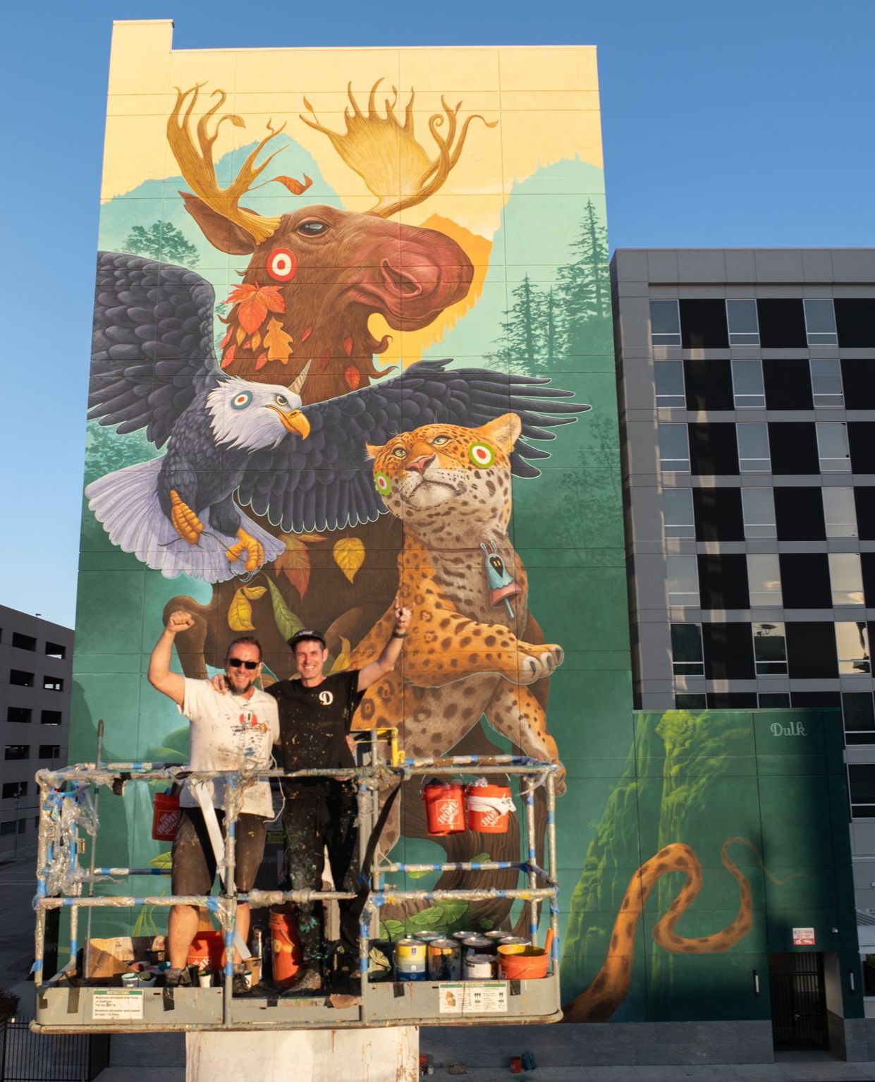 L’artista alzireny Toni Espinar participa en la creació d´un mural de 34 metres a Houston