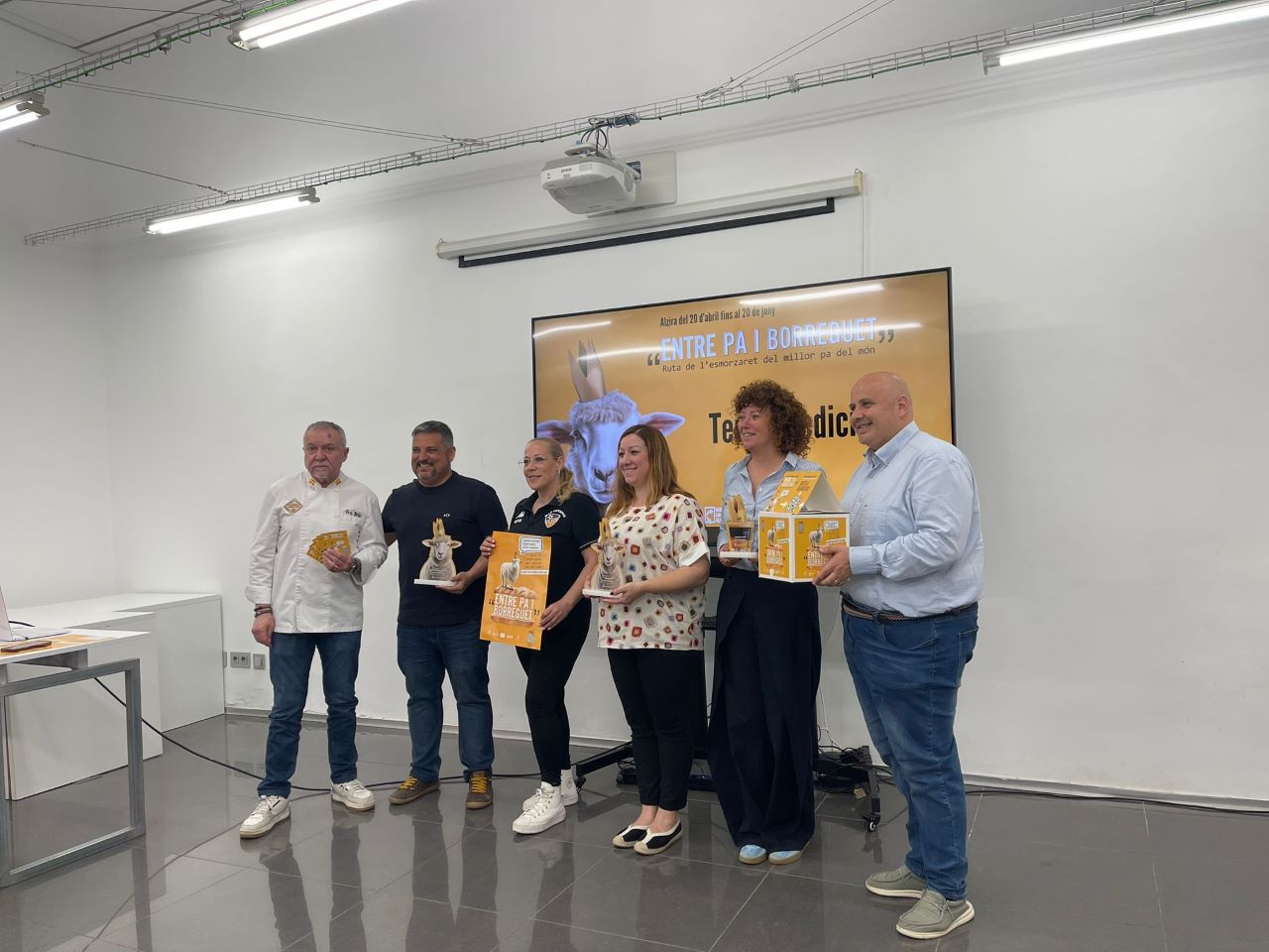 La iniciativa «Entre pa i Borreguet» torna amb passaports, premis i votacions per a triar els millors esmorzars de la ciutat