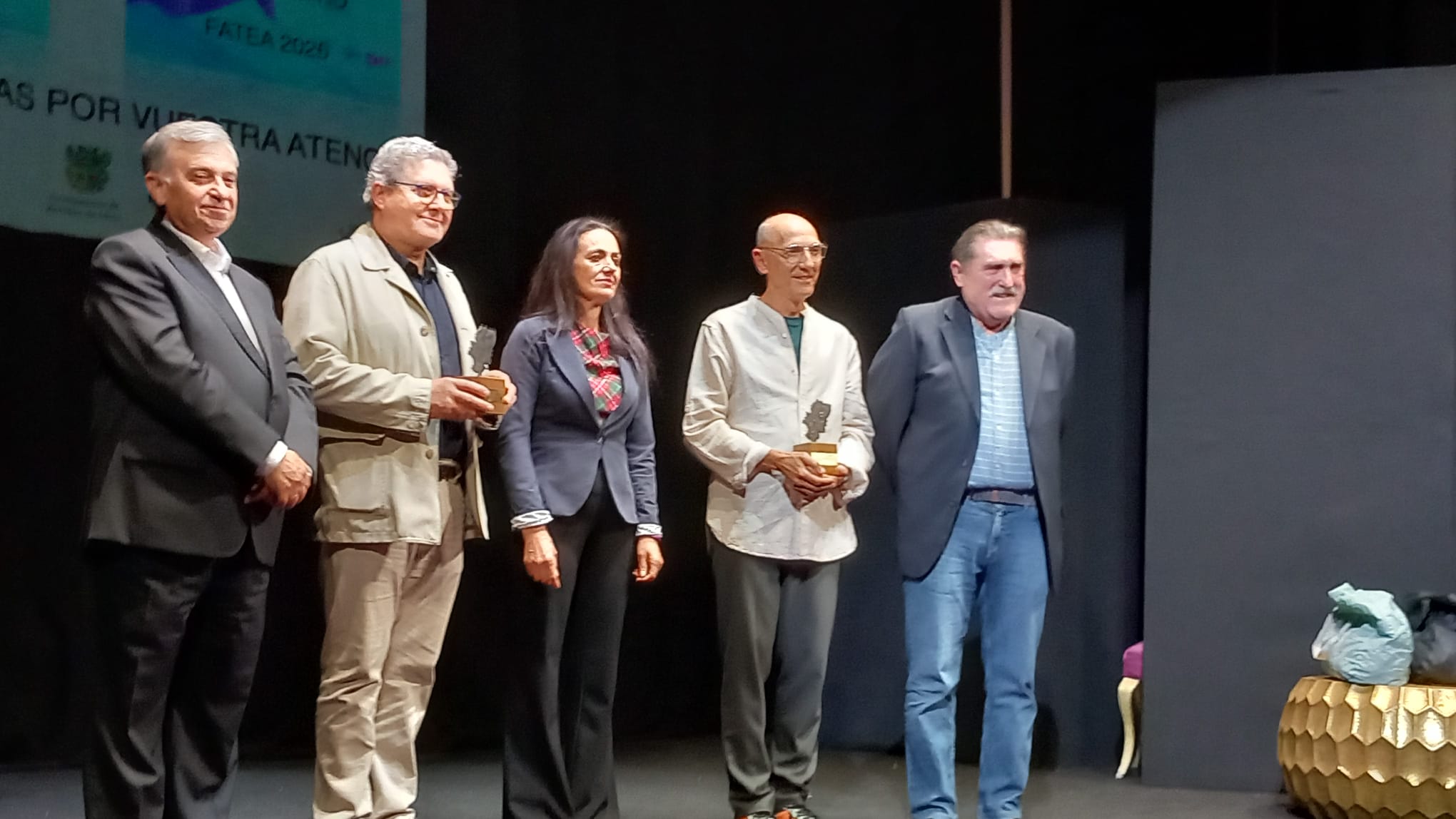 L’alzireny José Antonio Martínez guanya el premi FATEA amb “Transparentes”, una obra que combina humor i drama