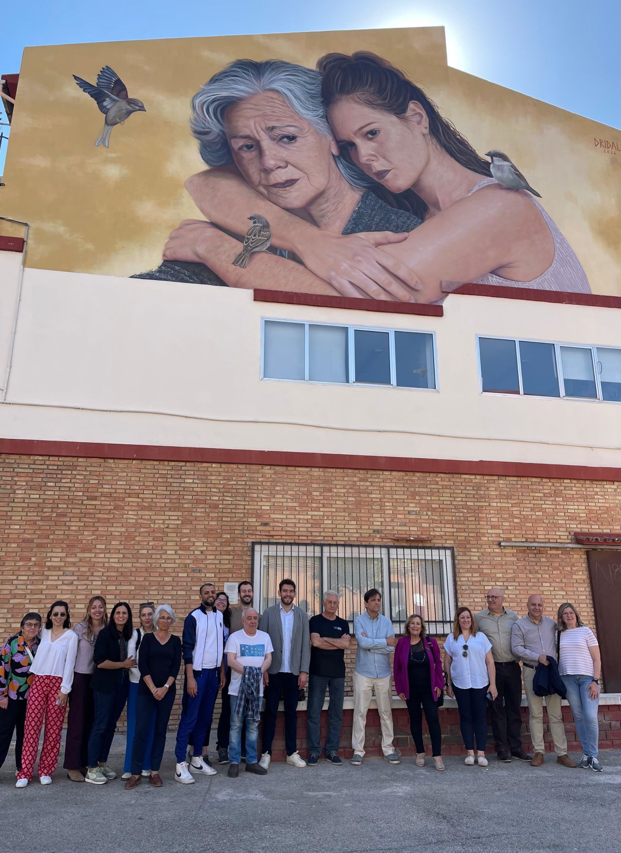 Un nou mural artístic a Alzira reivindica el dret a viure sense por i visibilitza la violència masclista