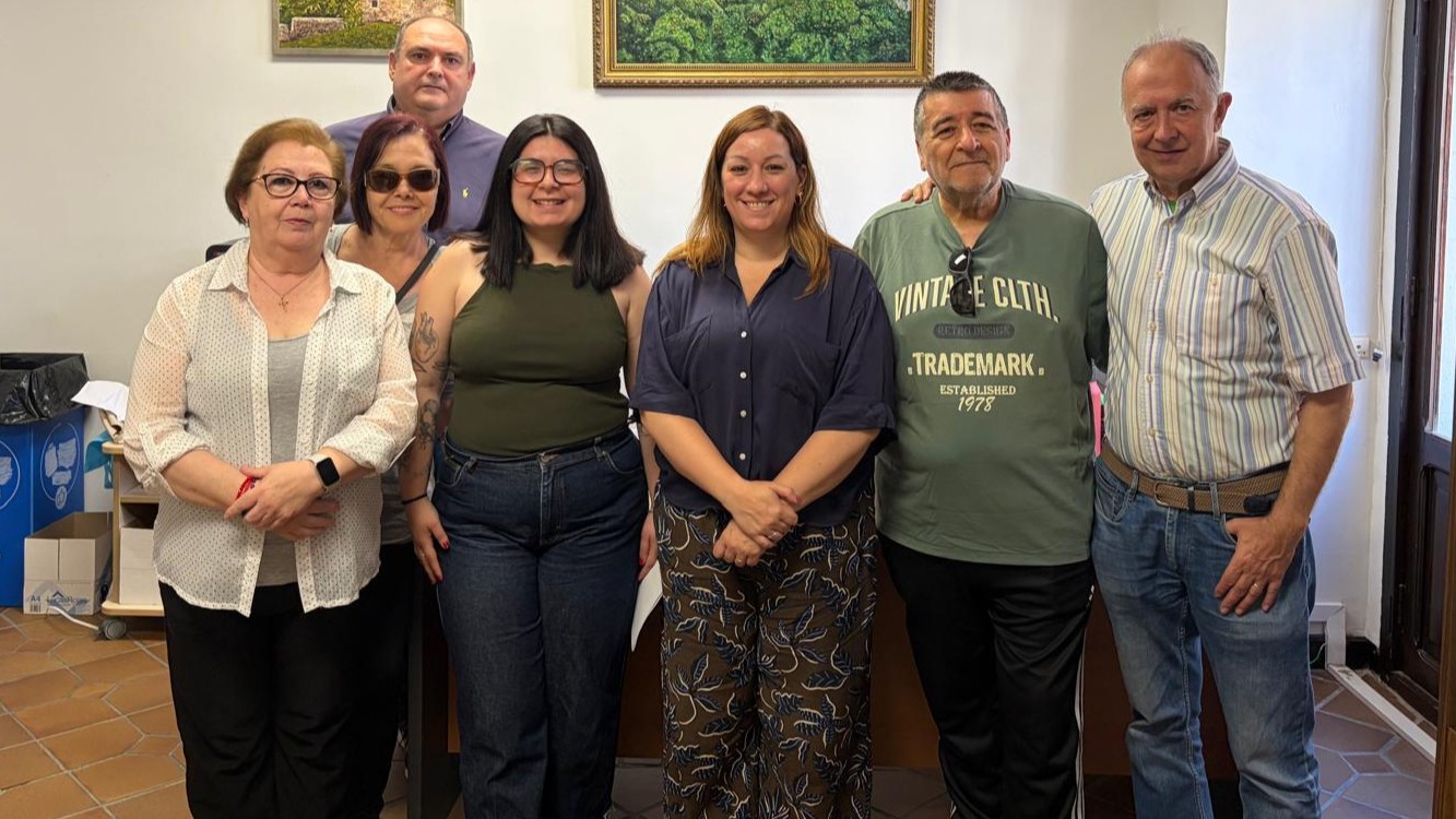 L’associació de Gent Major presenta els seus projectes a dos regidores