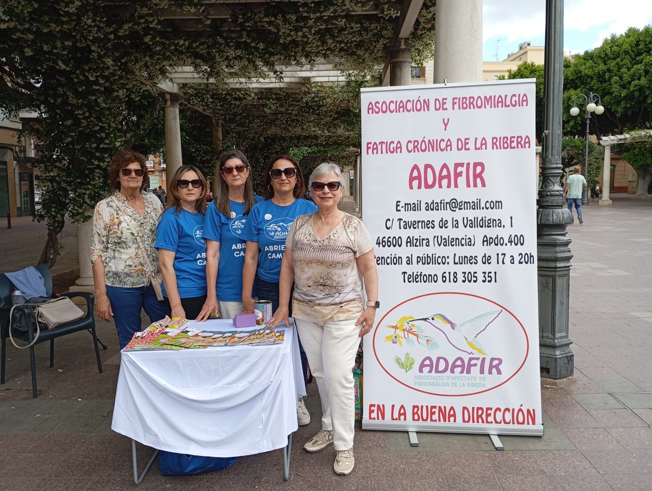 Hui, Dia de la Fibromiàlgia, ADAFIR ix al carrer a Alzira per reclamar més atenció sanitària i suport laboral per al col·lectiu