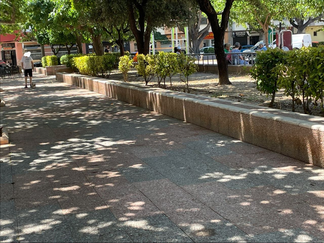 L’Ajuntament d’Alzira impulsa noves actuacions de millora al Parc Pere Crespí després de les reunions amb el veïnat