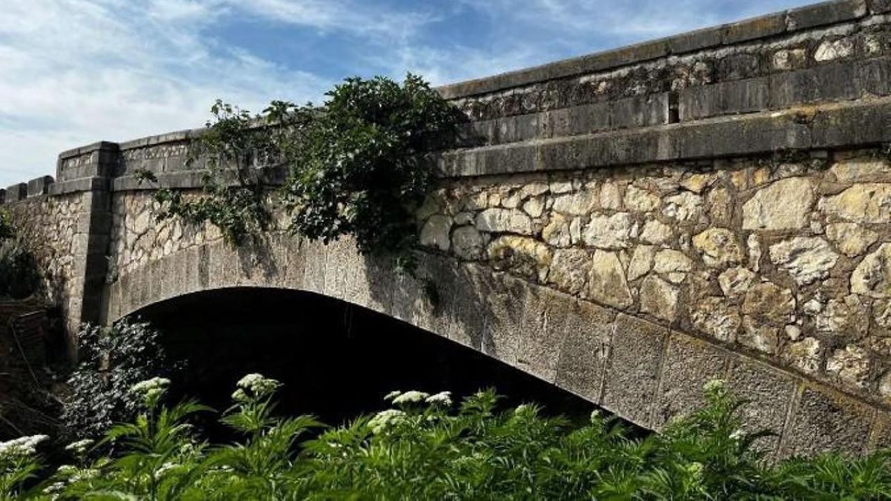 El projecte de renovació del pont de Cabañes queda paralitzat després que l’empresa adjudicatària renuncie per l’augment de costos