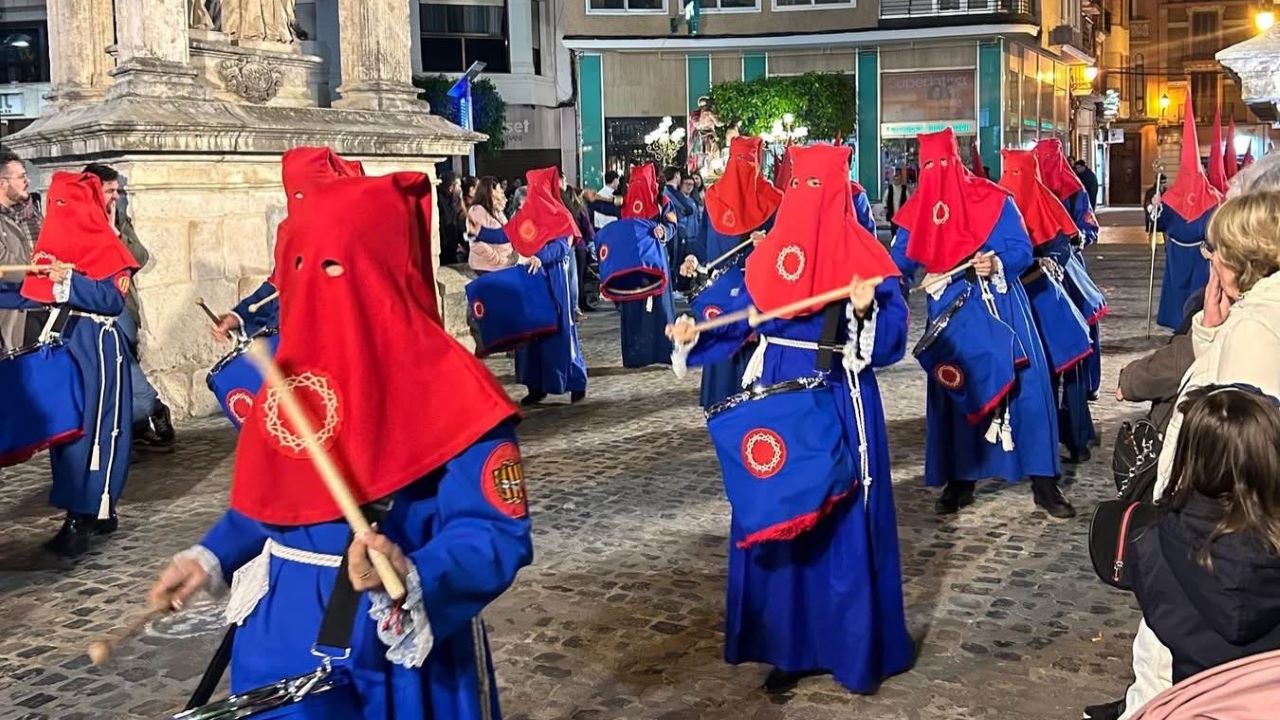 La regidora de festes estudia crear una nova partida pressupostària per donar suport econòmic a les confraries d’Alzira amb més dificultats