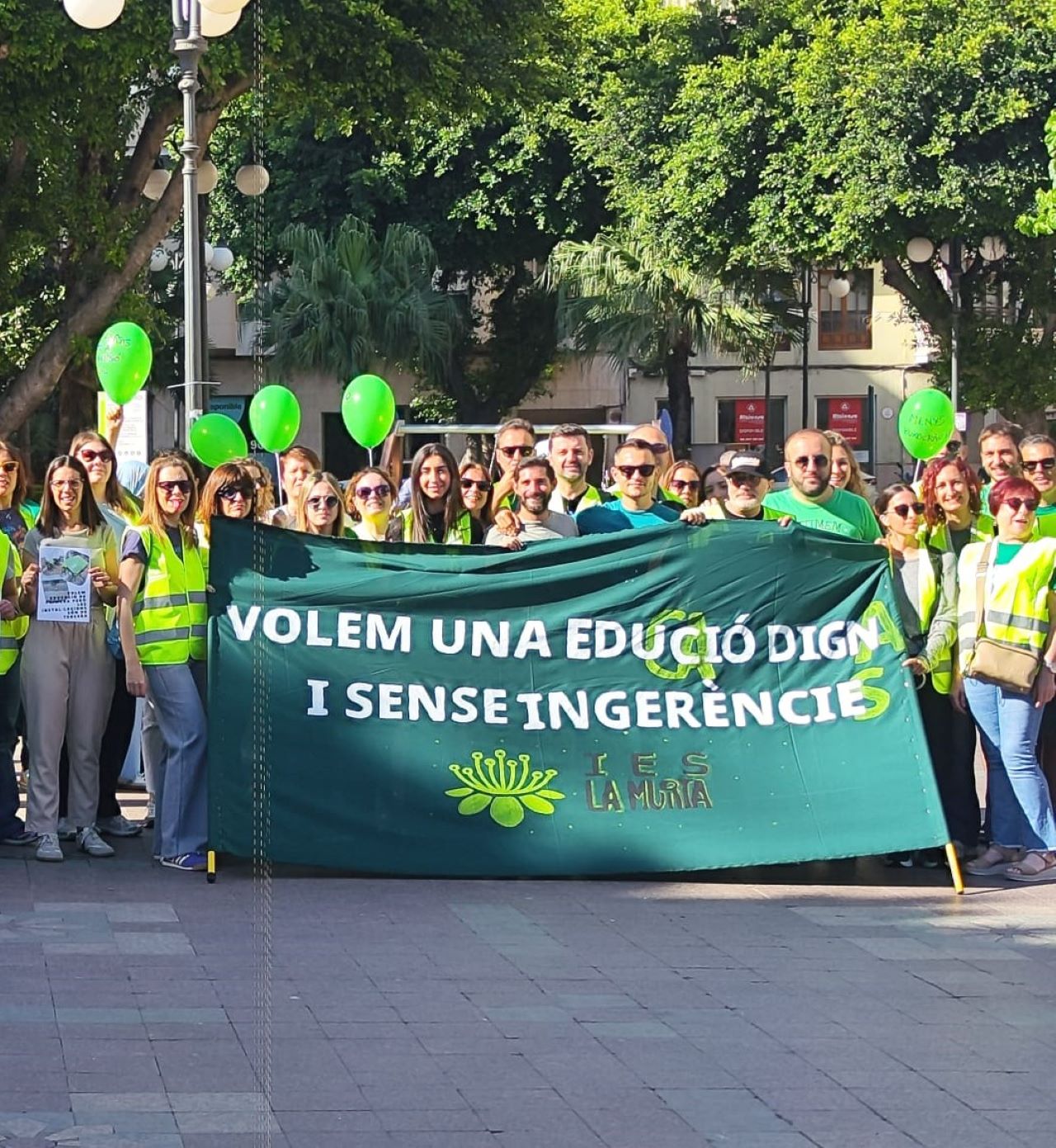 Els docents dels centres públics d’Alzira decideixen suspendre les eixides escolars a partir del curs 2026-2027 com a mesura de pressió educativa