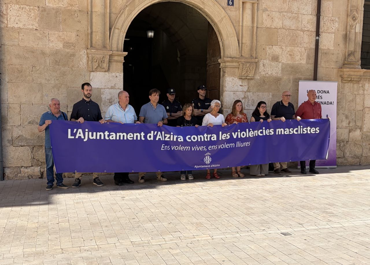 L’Ajuntament d’Alzira convoca un minut de silenci per condemnar un nou assassinat masclista