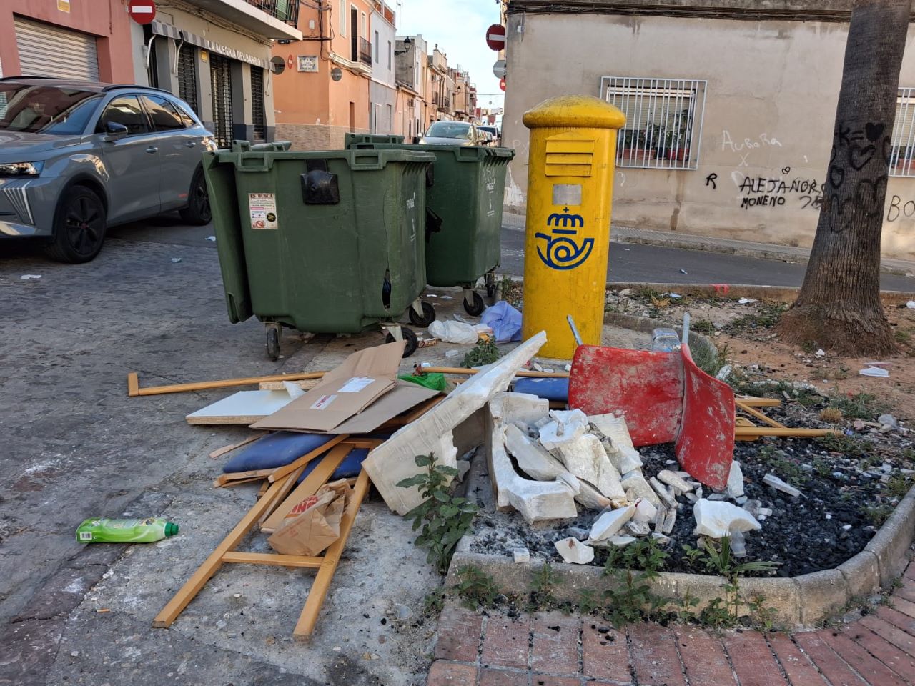 El consistori reclama corresponsabilitat ciutadana davant les crítiques per l’estat de la neteja urbana